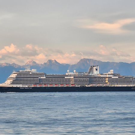 Ocean'S Edge Suite Campbell River Bagian luar foto